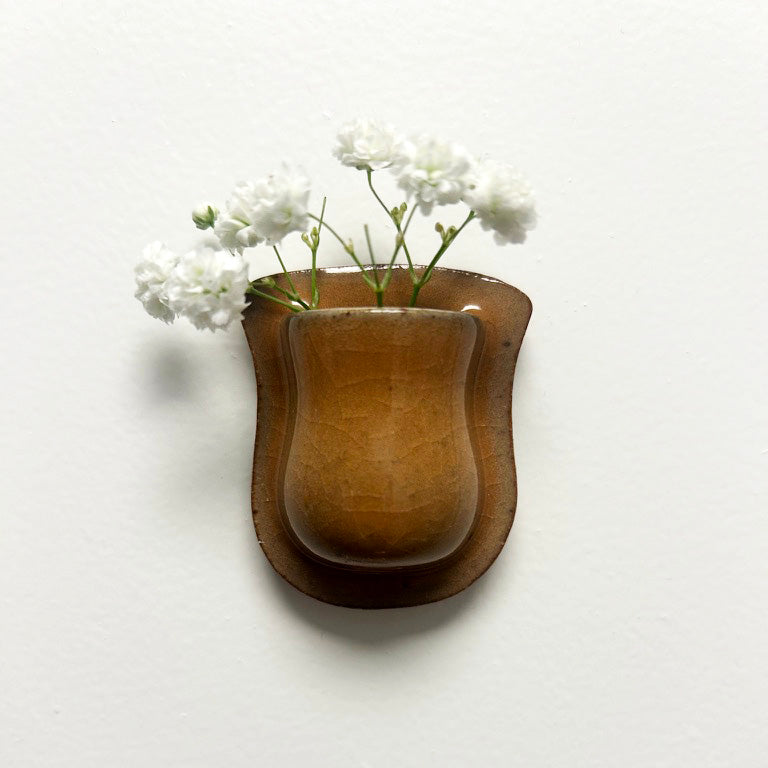 peach mini vase magnet
