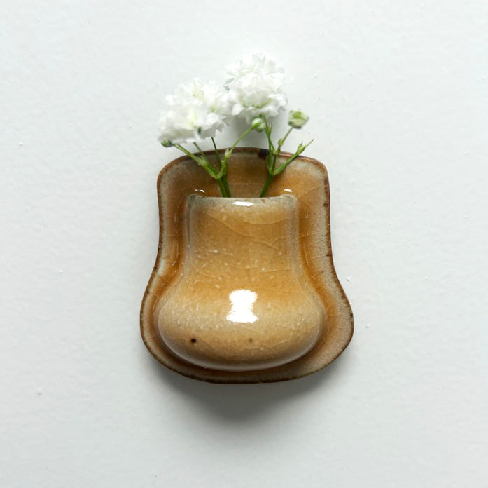 pink mini vase magnet