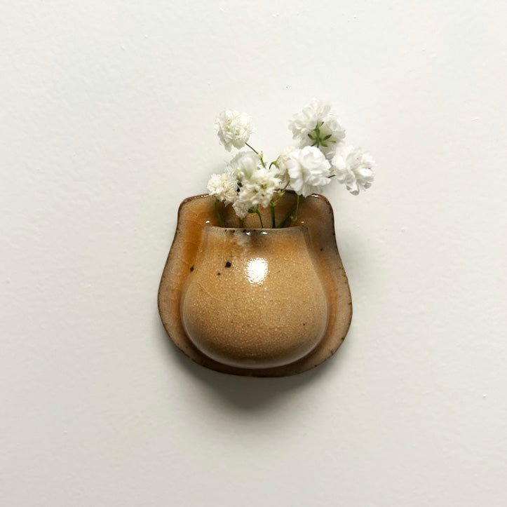 pink mini vase magnet