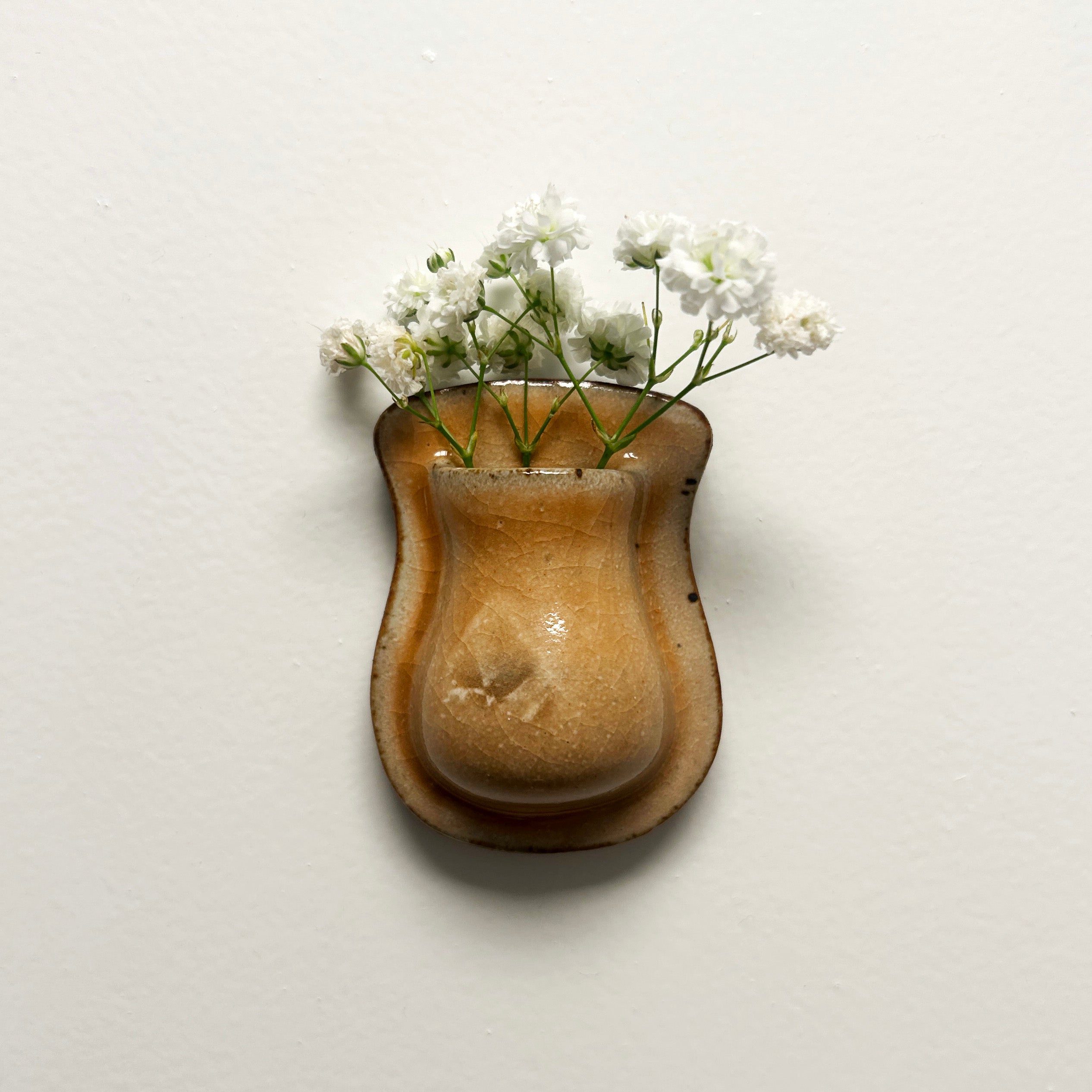 pink mini vase magnet