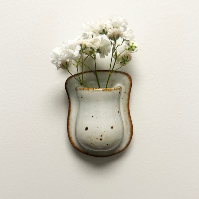 white mini vase magnet