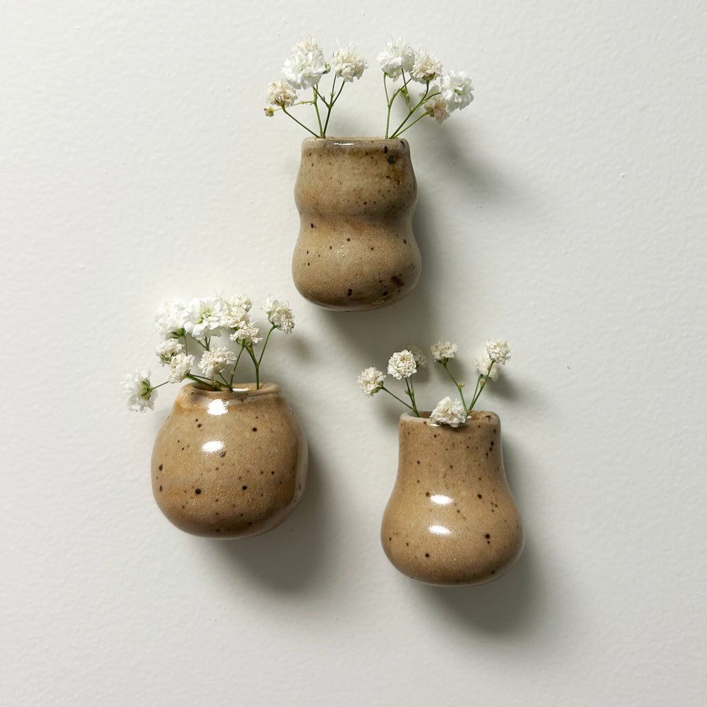 pink mini vase magnet