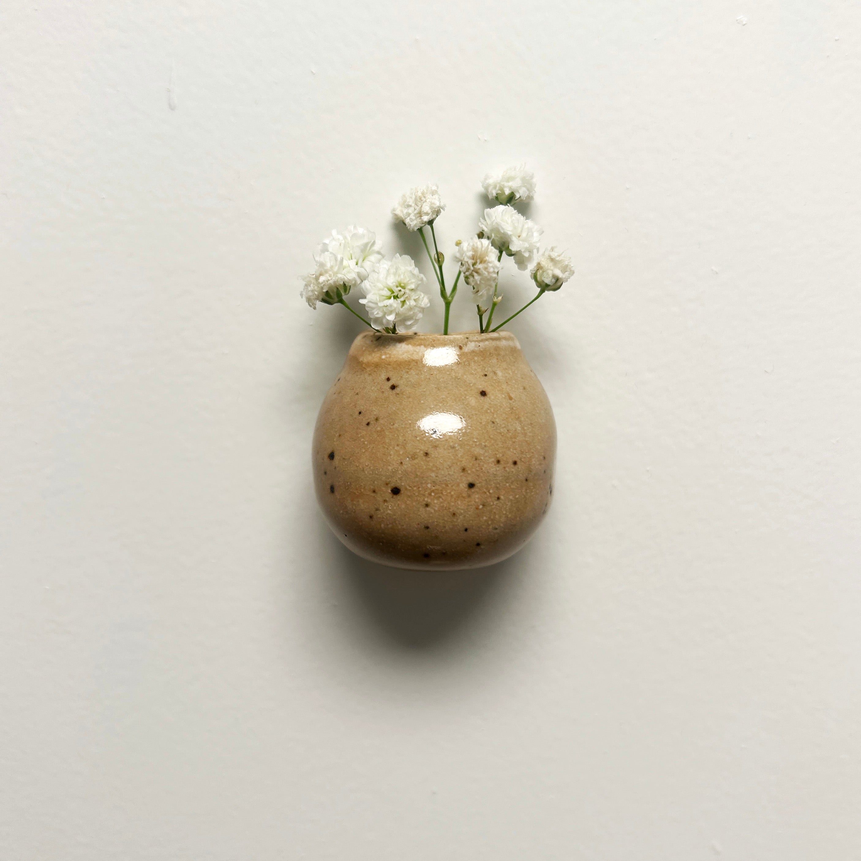 pink mini vase magnet
