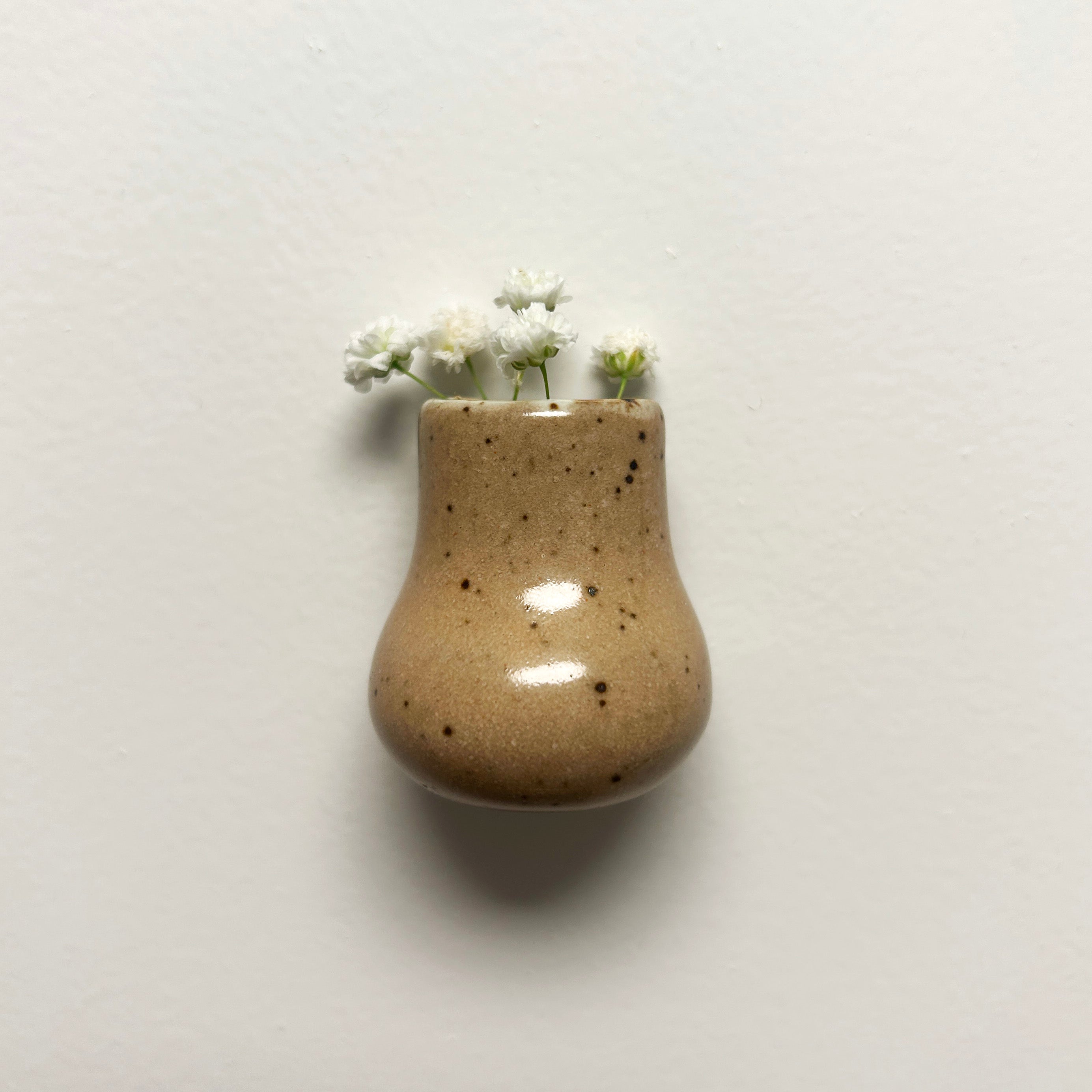 pink mini vase magnet