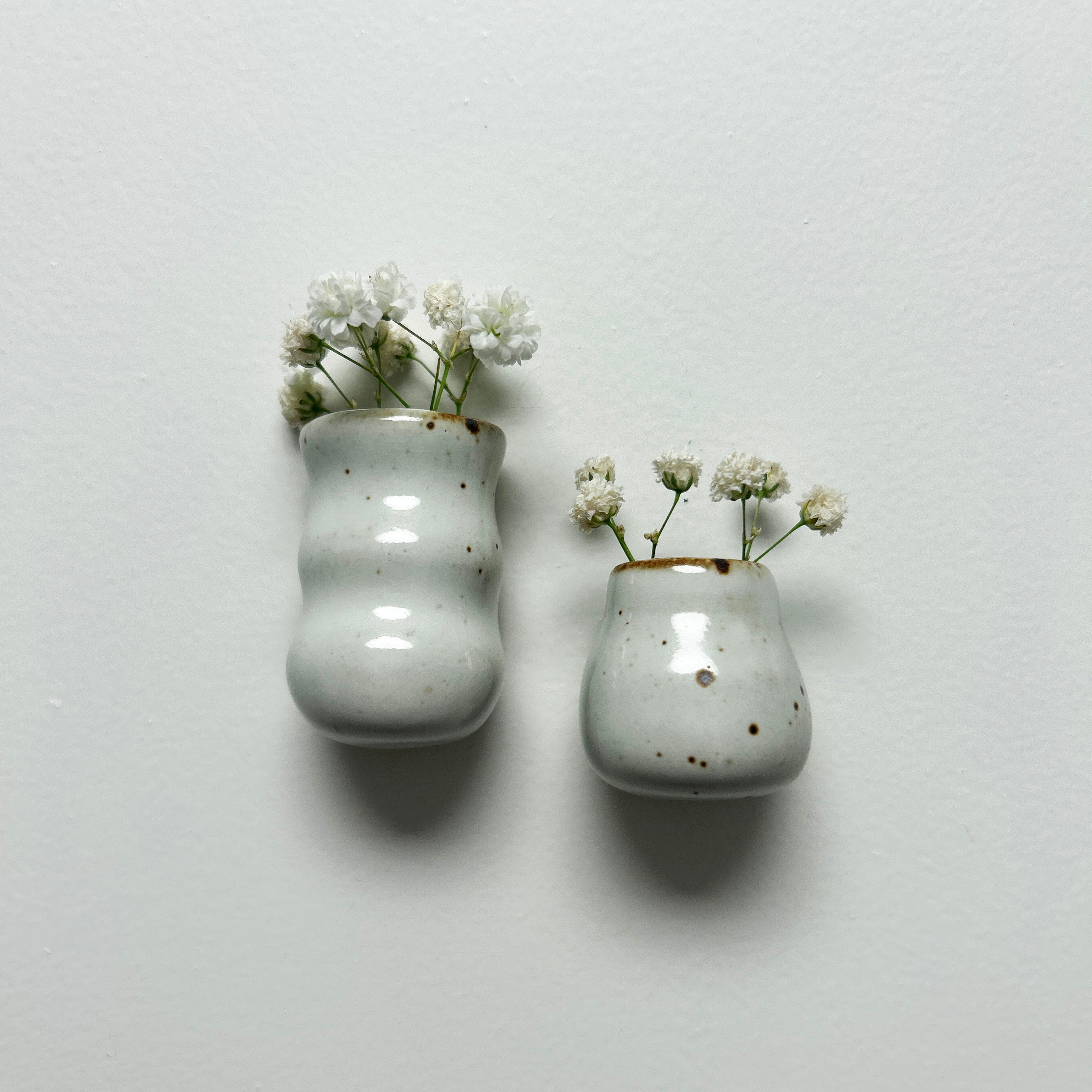 white mini vase magnet
