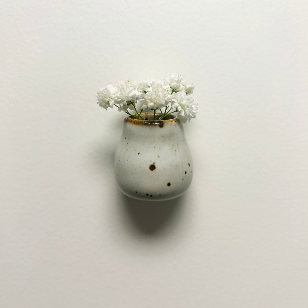 white mini vase magnet
