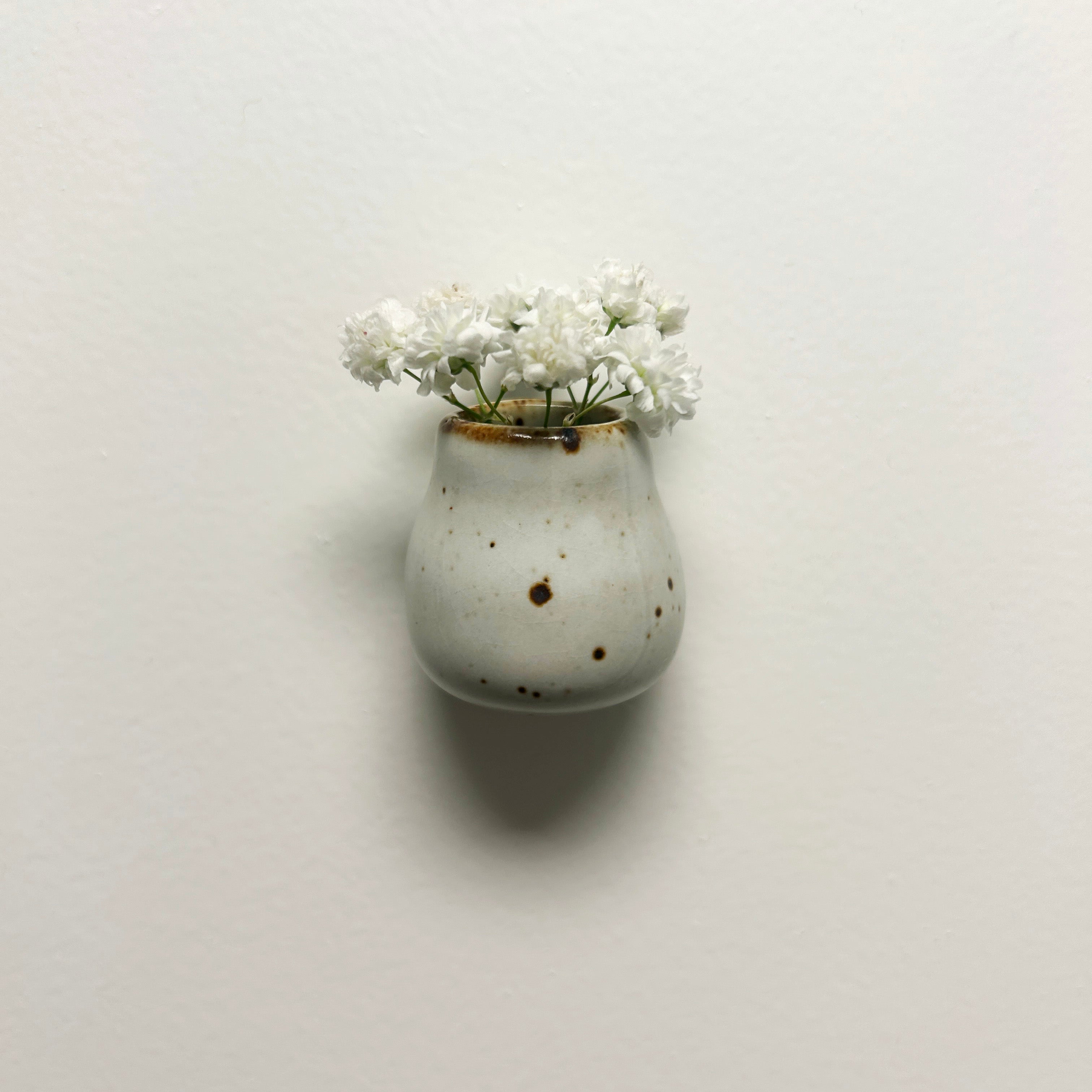 white mini vase magnet