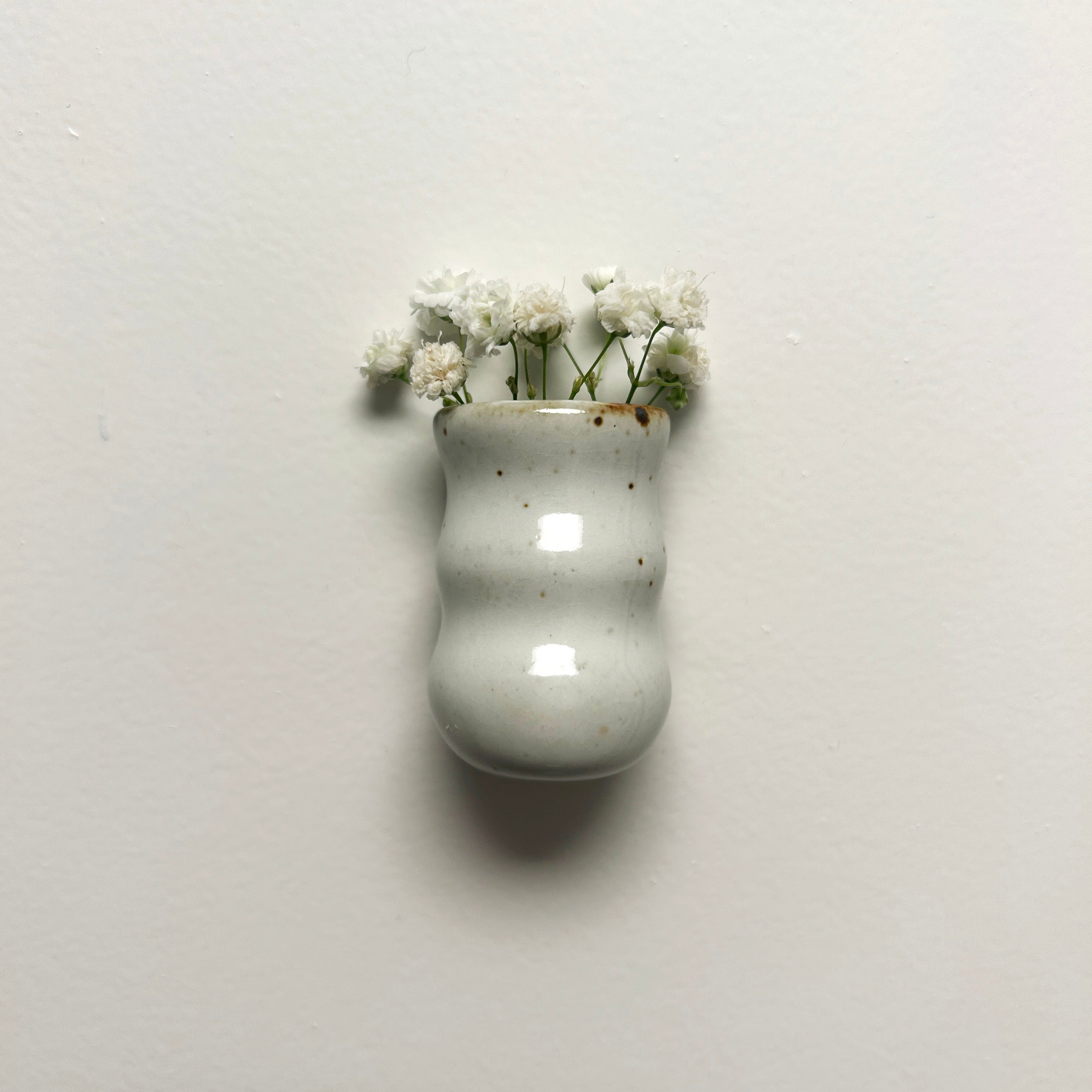 white mini vase magnet